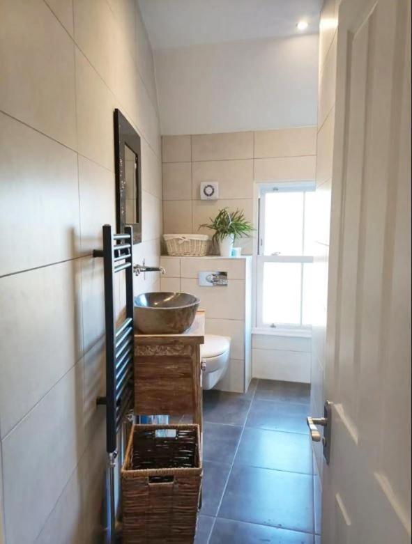 Stylish 2-Bed Flat, Quick Access To London Sights Apartment Екстериор снимка
