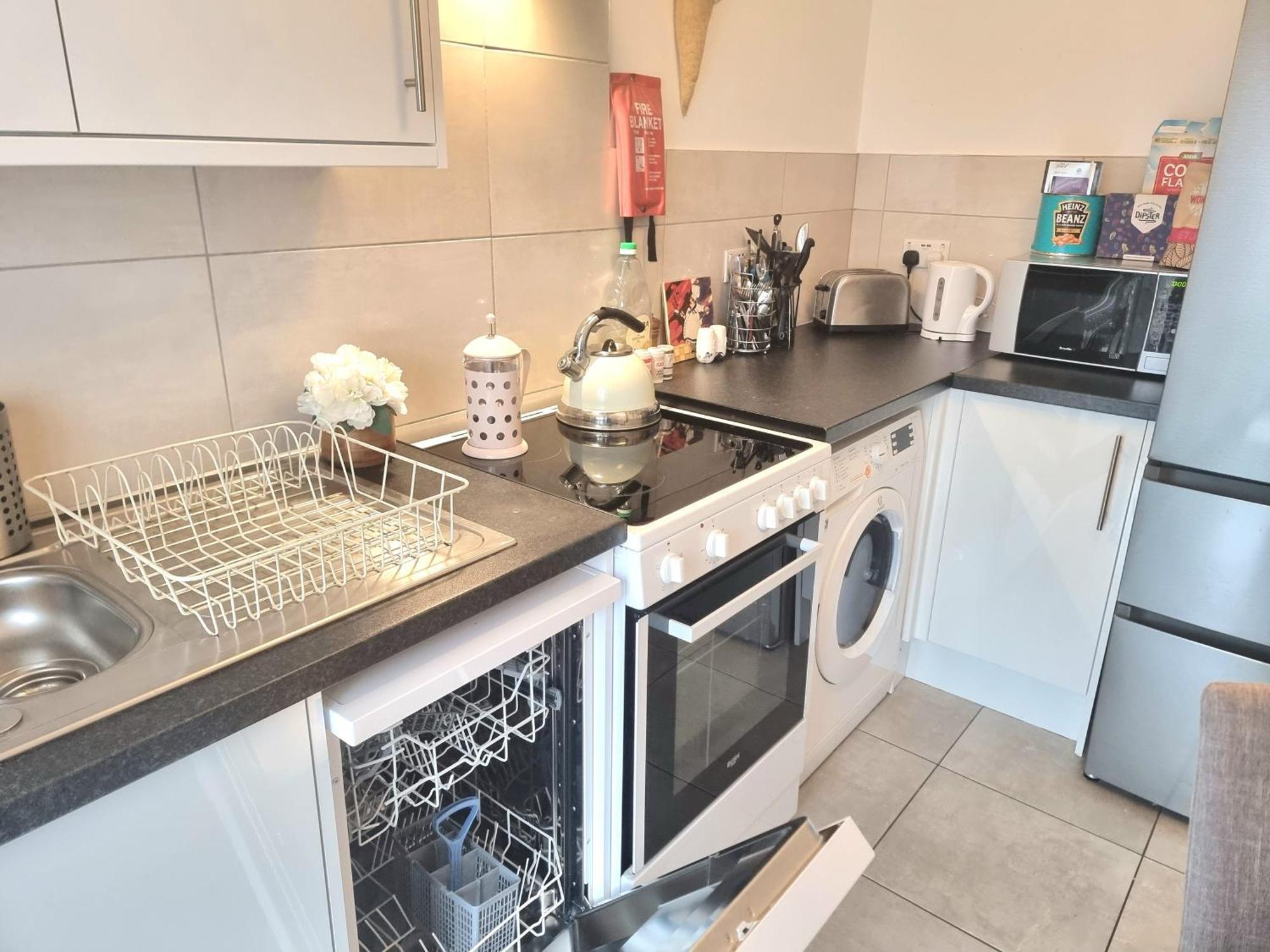 Stylish 2-Bed Flat, Quick Access To London Sights Apartment Екстериор снимка